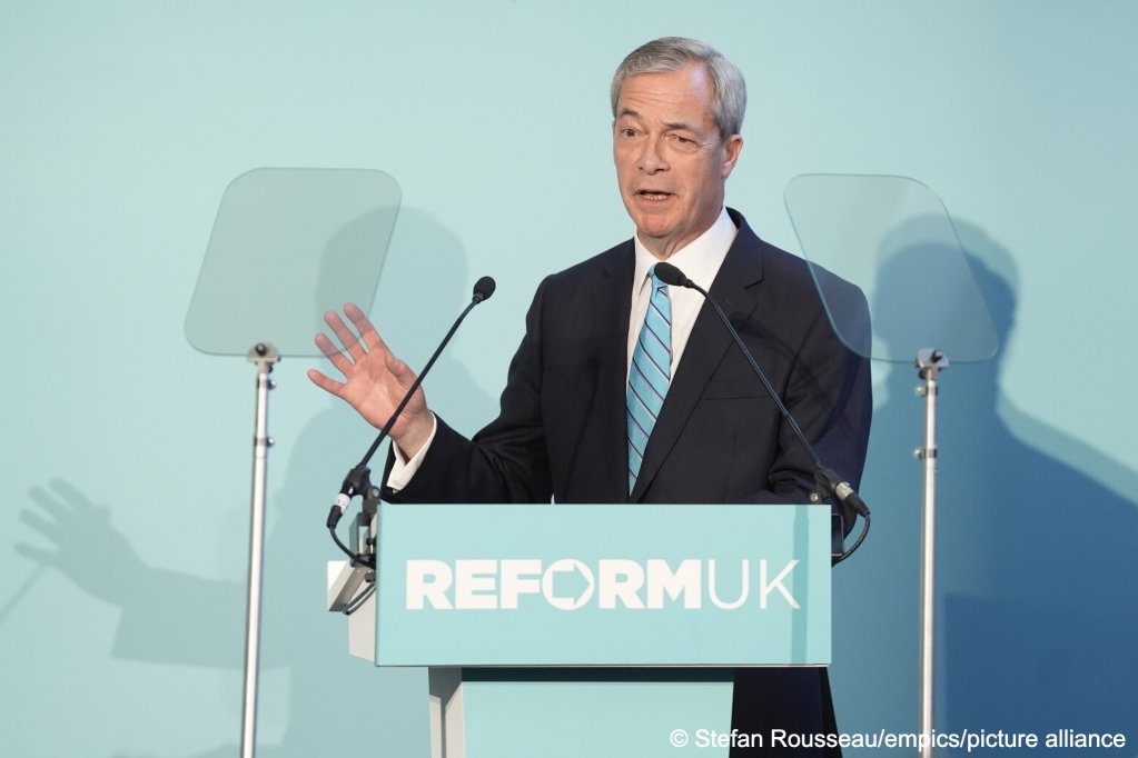 Nigel Farage's right-wing populist Reform Party have been gaining polling popularity ahead of the Labour party and they frequently promise to deport migrants and install an ICE-style system in Britain | Photo: Stefan Rousseau/PA Wire / picture alliance