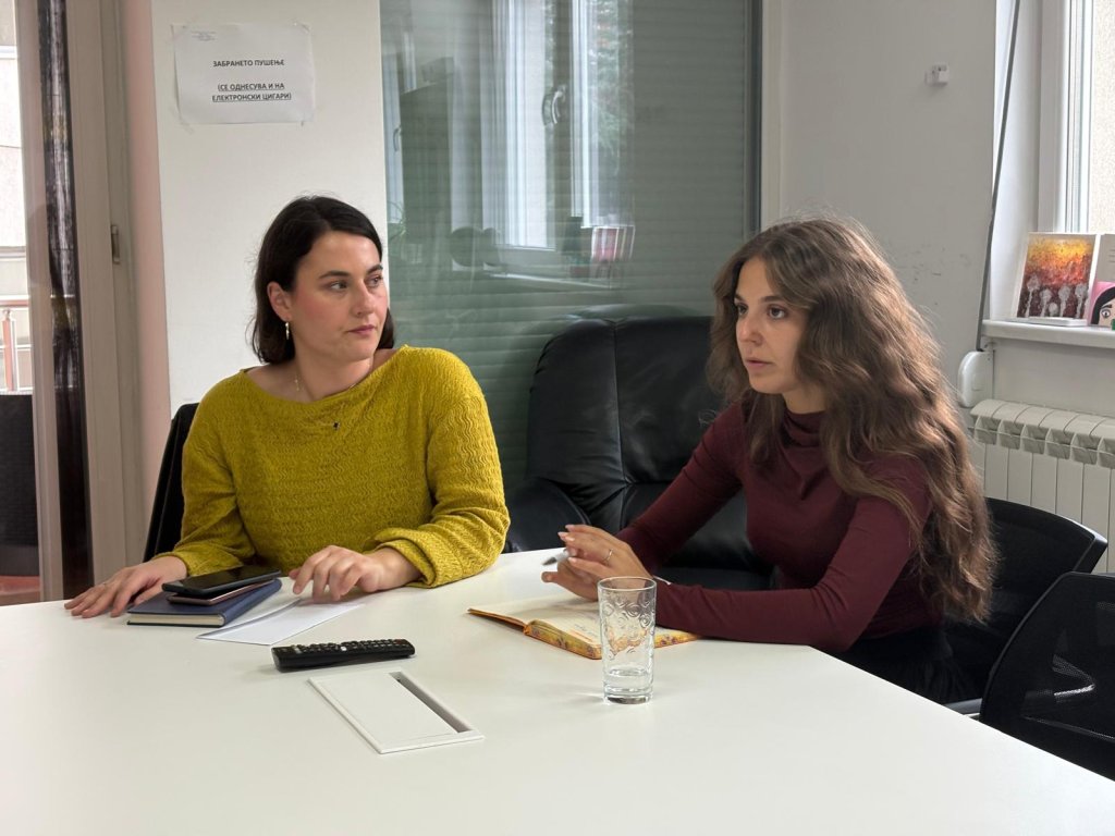Teodora Kjoseva Kostadinovska and Jana Ivanova Bitrakova, members of the Macedonian Young Lawyers Association, in their office in Skopje, North Macedonia, October 2025 | Photo: InfoMigrants