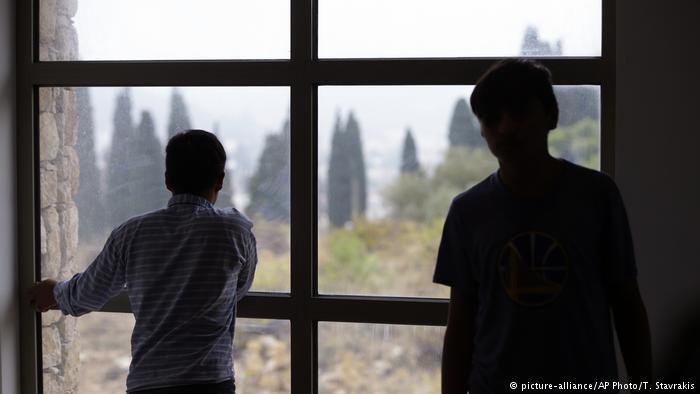 File photo: Many unaccompanied minors cited age-assessment procedures as invasive and distressing | Photo: Picture-alliance /AP Photo/ T. Stavrakis