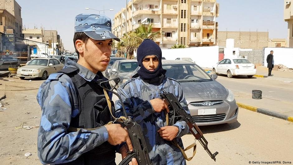 Forces loyal to Libyan military commander Khalifa Haftar patrol downtown Sebha, southern Libya | Photo: AFP/Getty Images/A. Doma