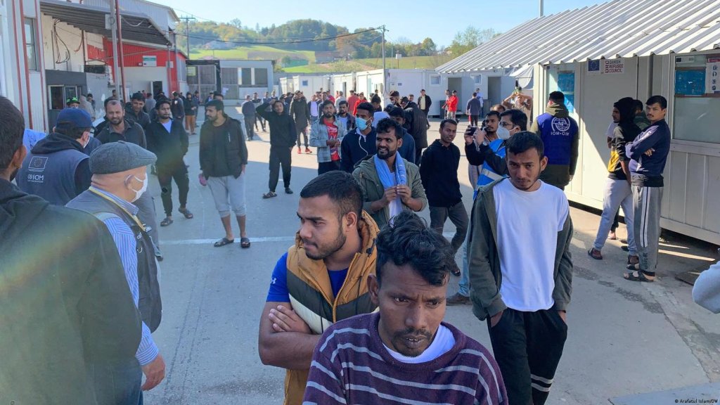 From file: In October 2020, hundreds of Bangladeshi migrants were living in the Miral camp, which is located in the Velika Kladusa Municipality of Bosnia, about 10 kilometers from the Croatian border. Numbers are much lower today according to the IOM | Photo: Arafatul Islam / DW