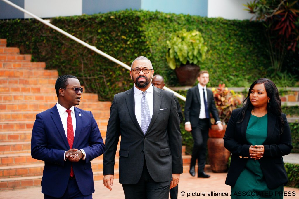 Britain‘s Home Secretary James Cleverly is as keen as the previous office holders to get asylum seekers flown to Rwanda | Photo: Ben Birchall/PA Wire via AP / picture alliance