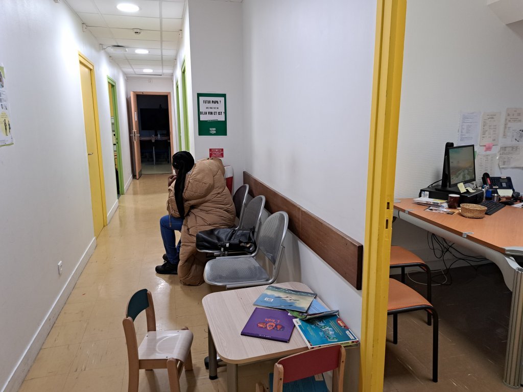 Free sexual health checks for migrants at Paris hospital