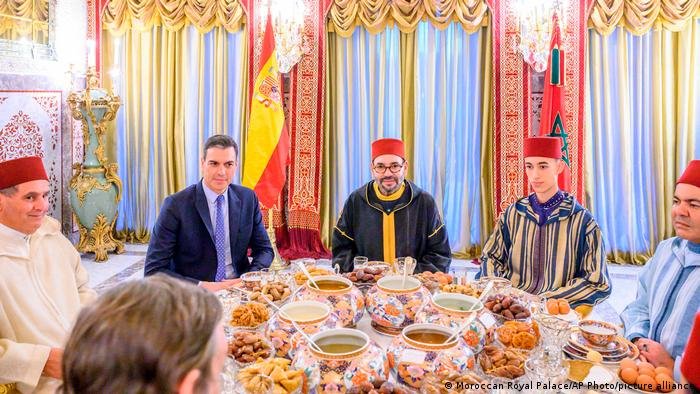 Sanchez has been criticized at home and in Algeria for his new policy towards Morocco |  Photo: Moroccan Royal Palace / AP Photo / picture alliance