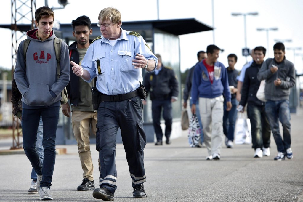 Des réfugiés arrivent au Danemark depuis l'Allemagne en septembre 2015. Crédit : EPA/Jens Noergaard Larsen