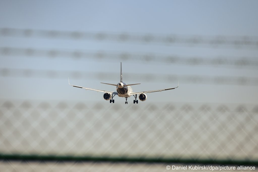 Deportations take place with charter flights, but also with commercial flights |  Photo: Picture Alliance
