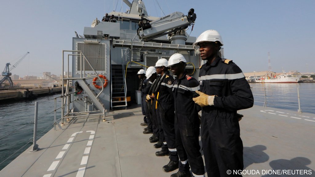 Senegal has increased surveillance and patrols of waters off its coast to stop migrants departing for the Canary Islands | Photo: Ngouda Dione / Reuters