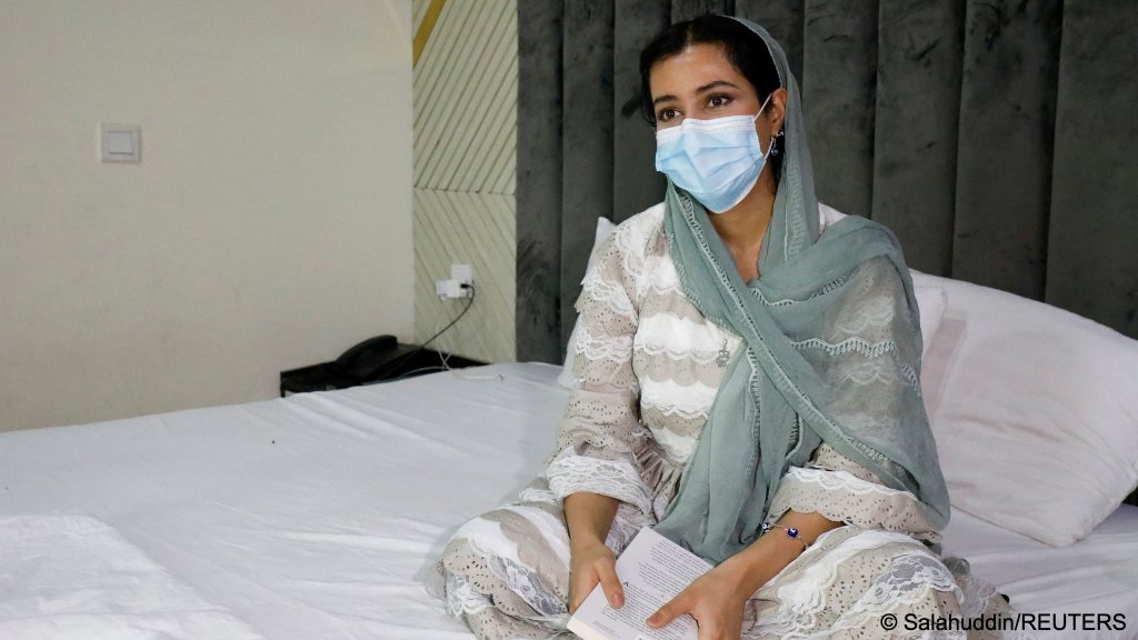 Kimia, an Afghan journalist and artist who was accepted into Germany’s humanitarian admission program for vulnerable Afghans, is now stranded in legal limbo in Islamabad, Pakistan | Photo: REUTERS/Salahuddin