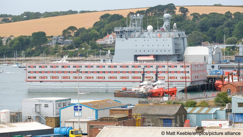 Accommodation barges like the Bibby Stockholm, the government hopes, will ease the reliance on hotels to house asylum seekers. Currently the government spends millions on emergency hotel accommodation for asylum seekers | Photo: Matt Keeble/empics/picture alliance