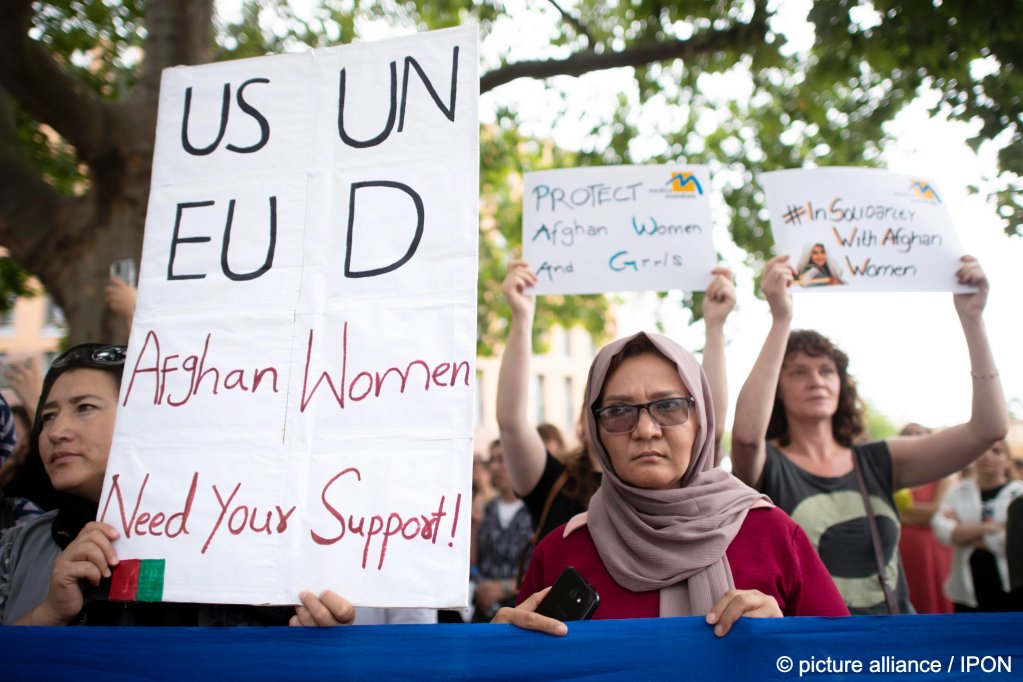 File photo: Women are particularly vulnerable under the Taliban. Already in 2023, they were protesting in Germany to make sure that Western countries did not forget them | Photo: Stefan Boness / picture alliance / IPON