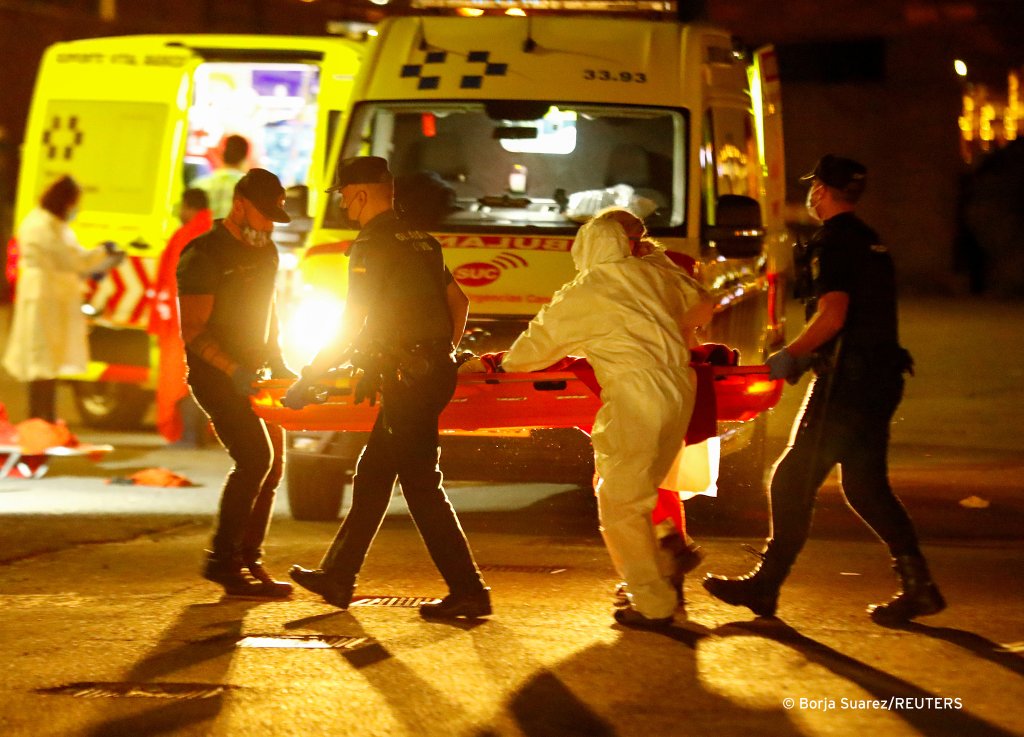 Ten migrants were hospitalized with hypothermia after being rescued south of the island of Gran Canaria, Spain March 16, 2021 | Photo: Reuters/Borja Suarez