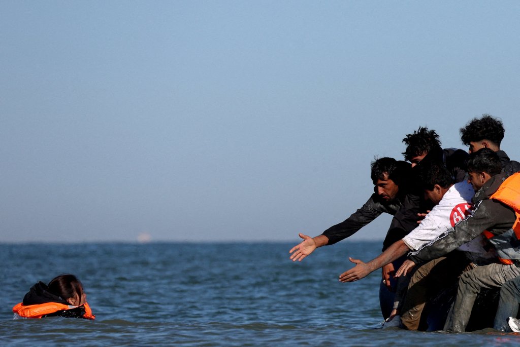 File photo: French authorities have admitted that they are finding it hard to find eligible migrants to send to the UK via the latest Anglo-French 'one in, one out' deal | Photo: Hannah McKay / Reuters