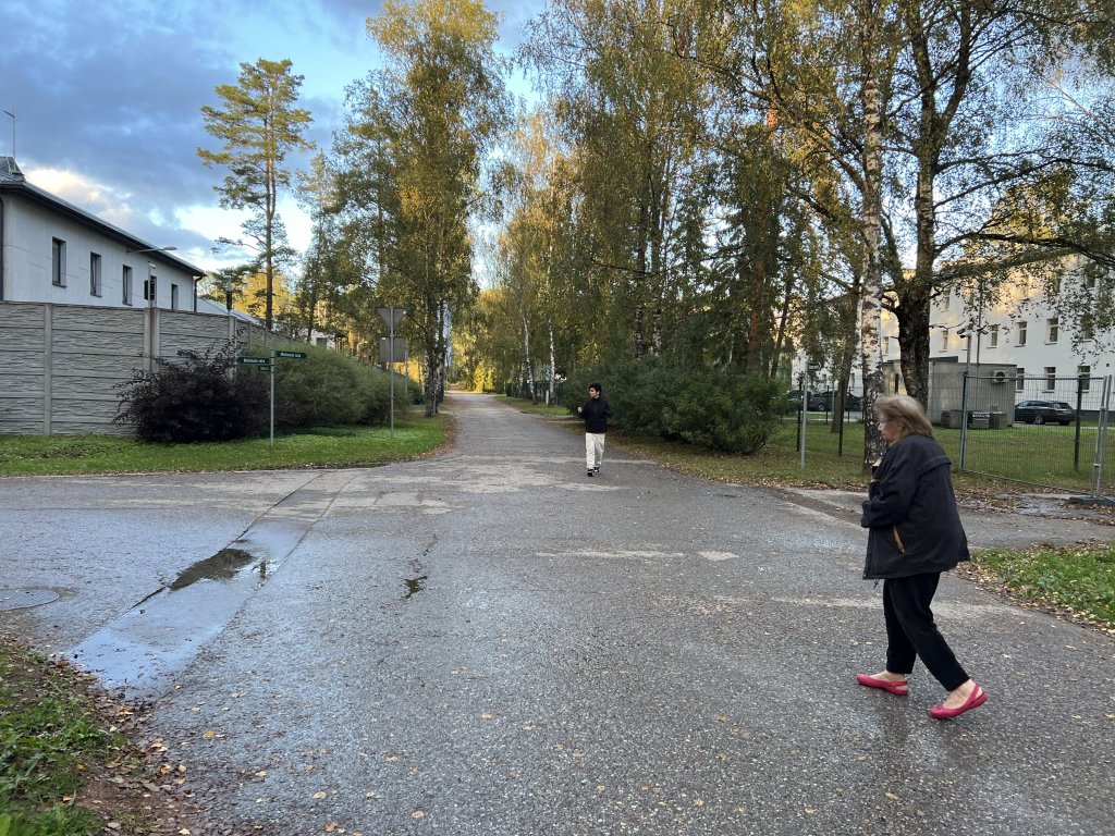 The detention center (left) and the reception center (right) for migrants in the Latvian village of Mucenieki seen on September 29, 2024 | Photo: Benjamin Bathke/InfoMigrants