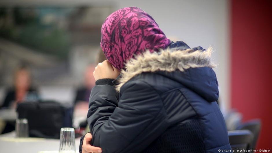 File photo used as illustration: Many women are traumatized after the violence it is likely they experienced on the migration routes towards Europe | Photo: picture-alliance/dpa/F.von Erichsen