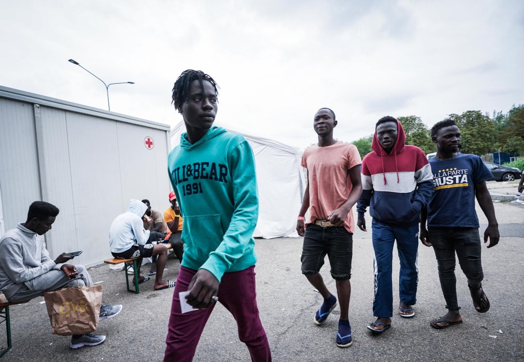 Dal dossier: Giovani migranti in un rifugio di emergenza a Torino il 20 settembre 2023 |  Foto: Tino Romano/ANSA