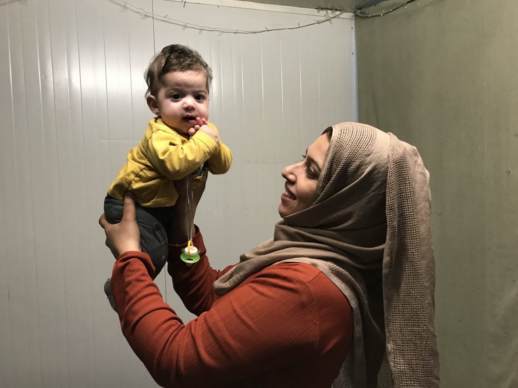 Depuis qu’elle a arrêté d’allaiter, Manal rencontre des difficultés à accéder à une nourriture équilibrée et saine pour son bébé. Crédit : Ignacio Pereyra