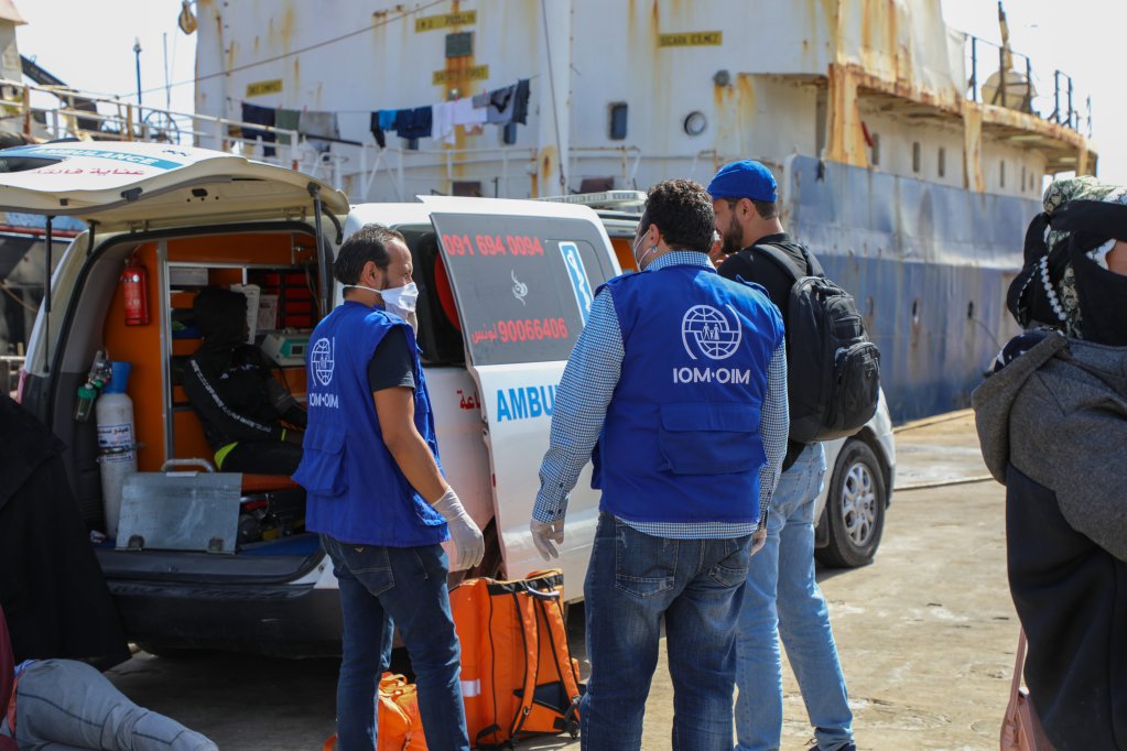File photo used as illustration: IOM teams providing urgent medical assistance to migrants as they disembark at the Abusita port in Tripoli, Libya | Photo: Moyad Zaghdani / IOM