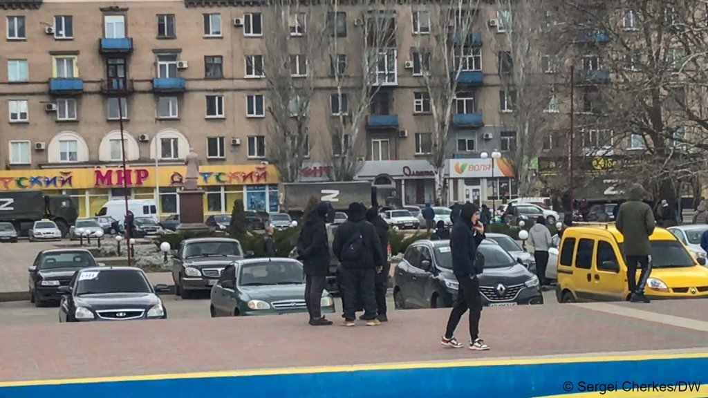 Russian trucks with the letter Z painted on them roll through the streets of Melitopol in early March | Photo: Sergei Cherkes / InfoMigrants / DW