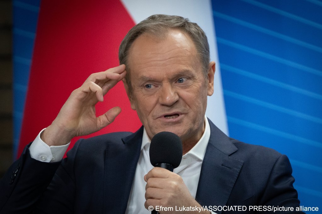 Le chef du gouvernement Donald Tusk est accusé de laxisme sur la question migratoire. Crédit : Picture alliance