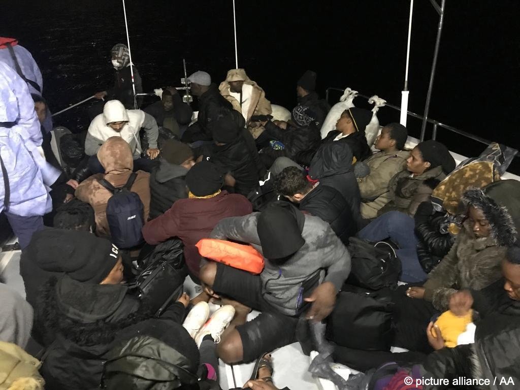 The nationalities and identities of those rescued by Turkish coast guard units in Izmir and Aydin on November 14, 2022, were not initially known | Source: picture alliance /AA