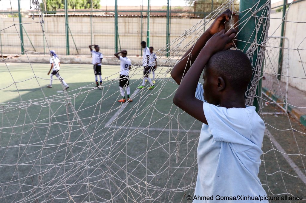 File photo: Generally, reports UNHCR, the mood towards refugees in Egypt is 'tolerant' here young Sudanese play football at a Cairo soccer academy | Photo. Ahmed Gomaa / Xinhua / picture alliance