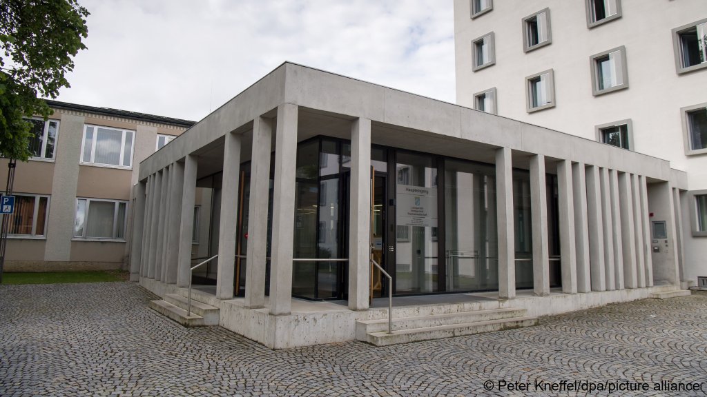 The Traunstein Regional Court in Traunstein (Bavaria) where many international human smuggling and organized border-crossing crimes in southeastern Bavaria are heard | Photo: Peter Kneffel / dpa