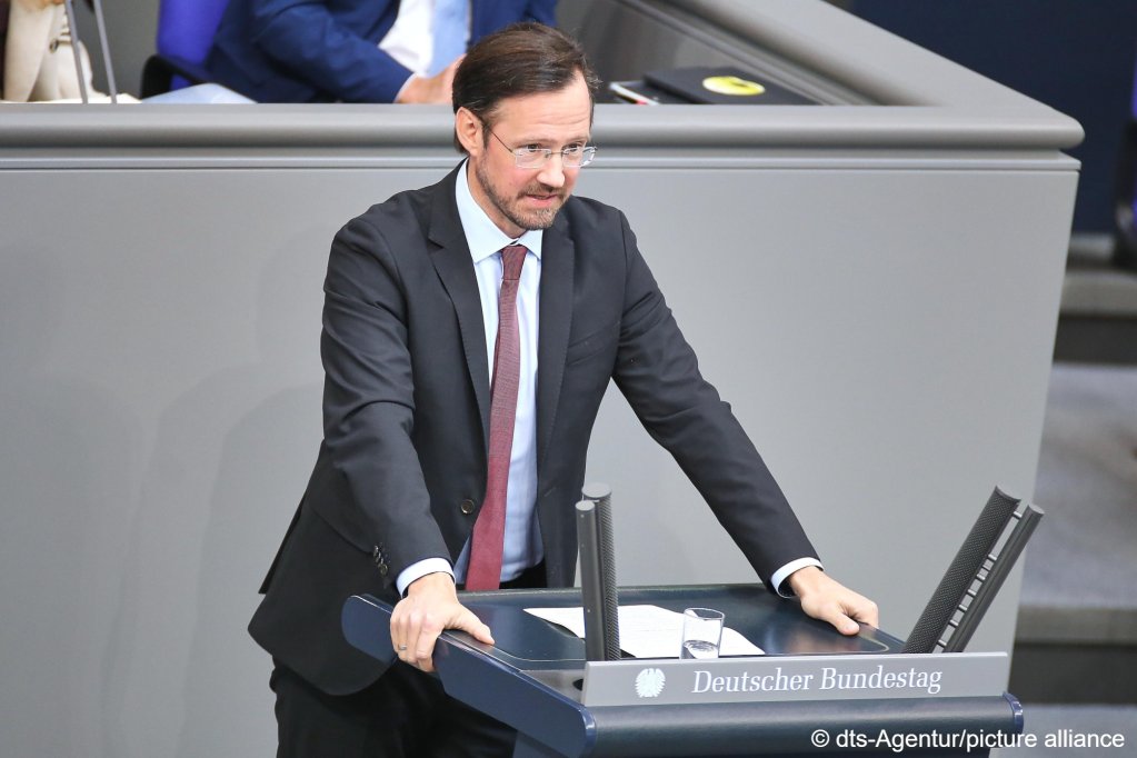 Social Democrat Dirk Wiese speaking in the Bundestag on May 22nd, 2025 | Photo: dts-Agentur/picture-alliance
