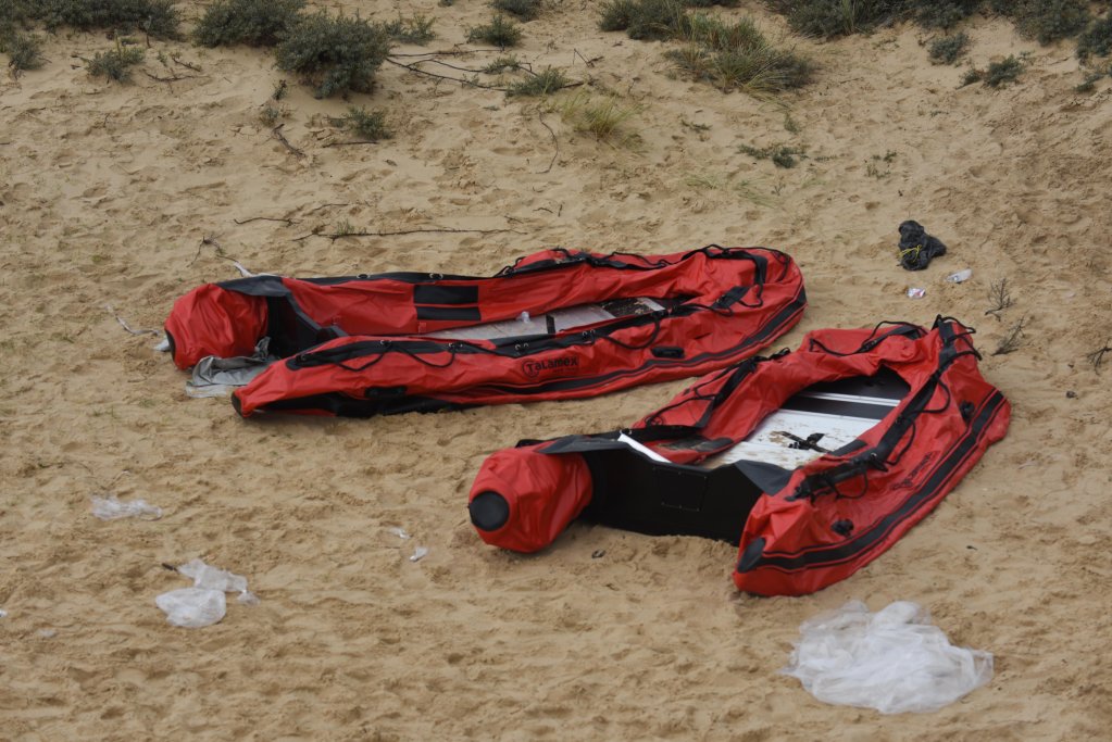 زوارق مهجورة على شاطئ ويميرو، شمال فرنسا. مهدي شبيل