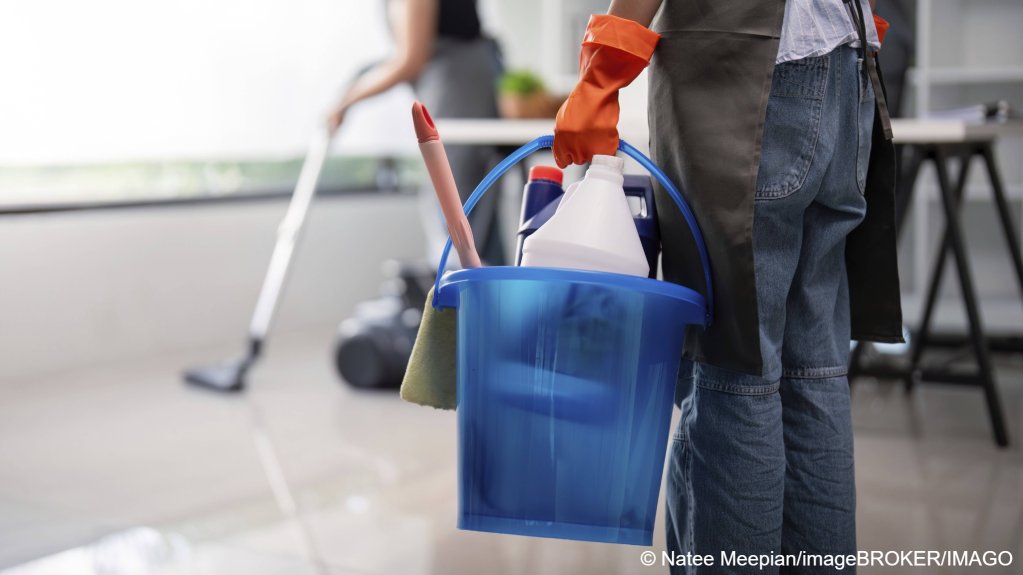 File photo: Remittances sent by migrant workers are lifelines to their families back home | Photo: Natee Meepian/Imago