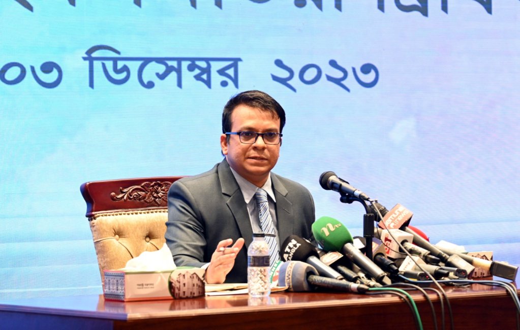 ব্রিফিংয়ে পররাষ্ট্র মন্ত্রণালয়ের মুখপাত্র মোহাম্মদ রফিকুল আলম জানান পর্যায়ক্রমে লিবিয়ায় বন্দি সব বাংলাদেশিদের ফেরত আনার উদ্যোগ নেয়া হয়েছে৷ ছবি: পররাষ্ট্র মন্ত্রণালয়