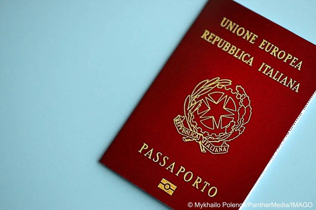 Italy Campaigners gather enough signatures for citizenship referendum