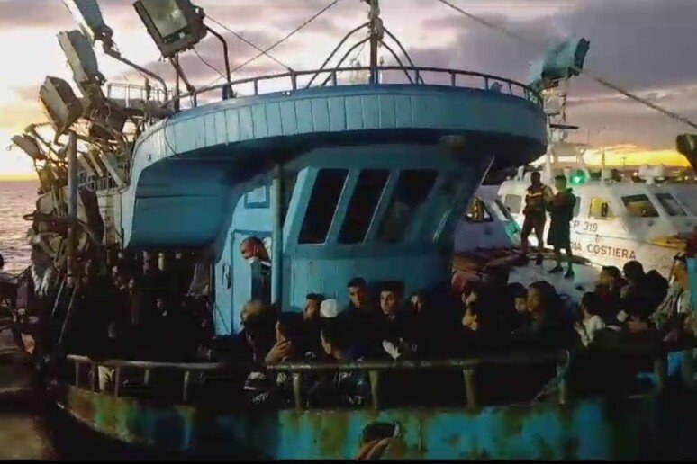 More than 220 migrants arrived on a fishing vessel in Lampedusa | Photo: Elio Desiderio / ANSA