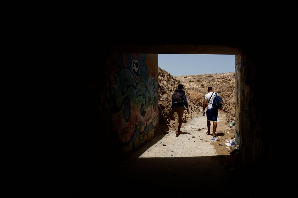 A recent survey revealed that nearly a third of Moroccans want to leave the country for better economic opportunities | Photo: Borja Suarez / Reuters
