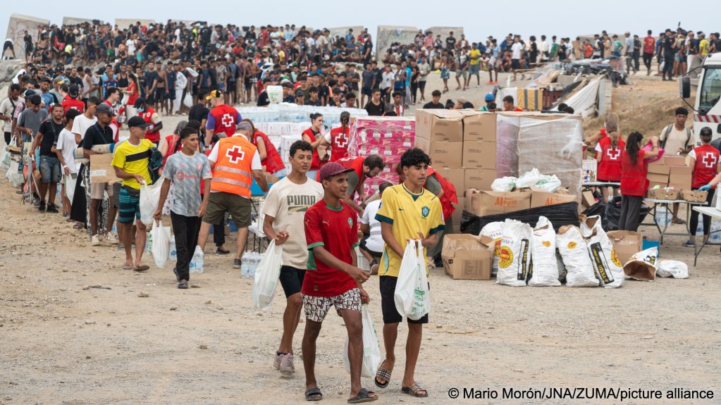 Many of those remaining in Ceuta are minors and are especially vulnerable. The lack of capacity gives them very limited access to essential services, largely relying on NGOs and volunteers for food and essentials | Photo:  Mario Morón / JNA/ZUMA / picture alliance