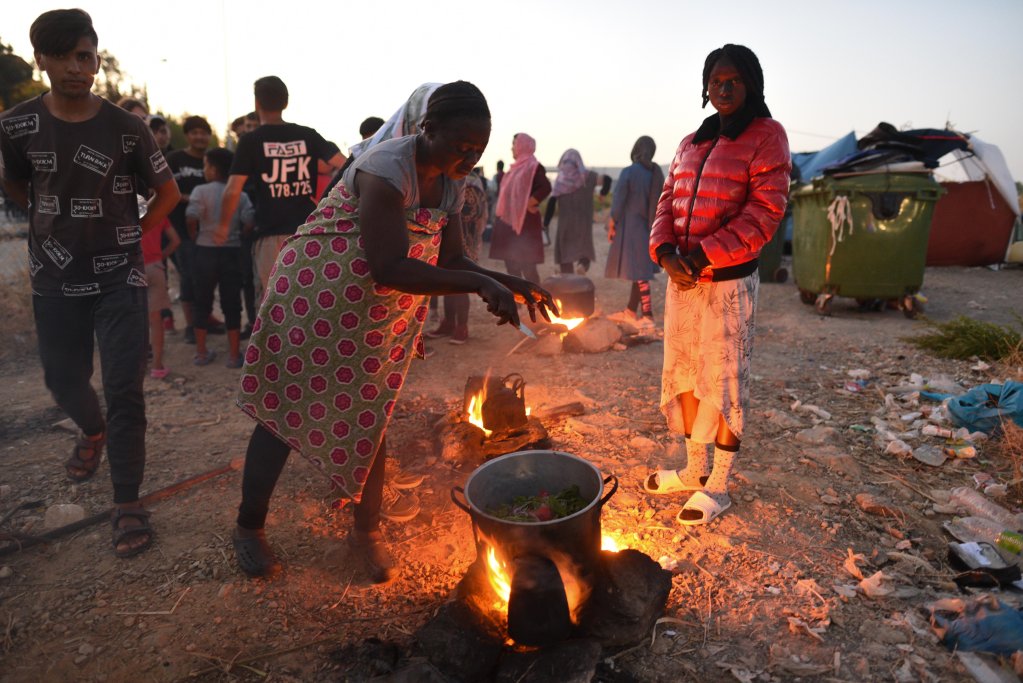 Migrants left homeless by the fire at the Moria camp on Lesbos on September 14, 2020 | Photo: Mehdi Chebil 