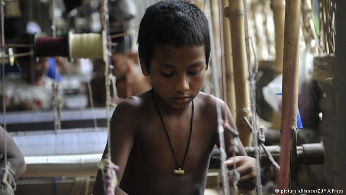 Working conditions are difficult in Bangladesh and the possibility for employment scarce. Child labor is also rife | Photo: picture-alliance / Zuma press