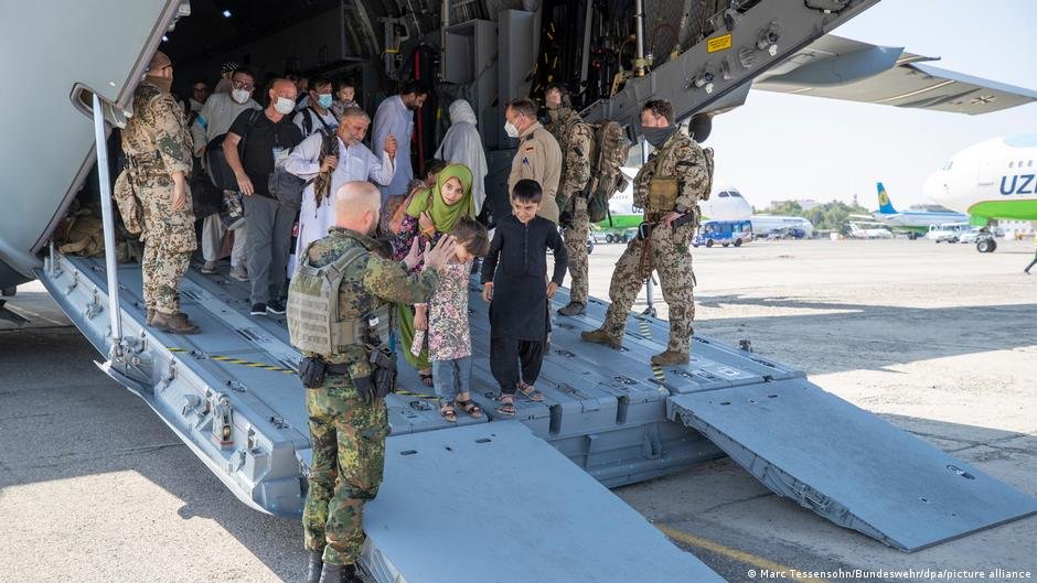 Some saw it coming, others were surprised: Germany is now trying to help people escape Afghanistan after a Taliban takeover | Photo: Marc Tessensohn/Bundeswehr/picture-alliance