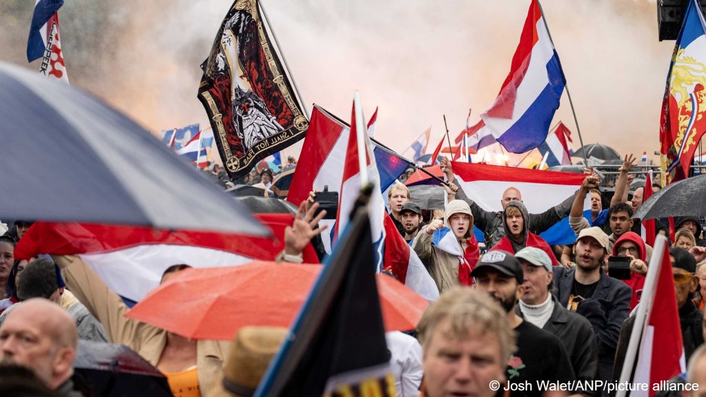 Many of those on the march are calling for more affordable housing for Dutch citizens, as well as stricter asylum policies and more transparence about government decisions regarding migration | Photo: Josh Walet / ANP / picture alliance