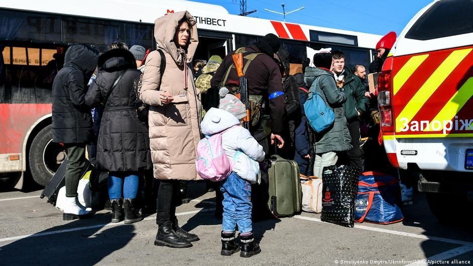 Des habitants de Marioupol cherchant à quitter la ville. Crédit : Picture alliance