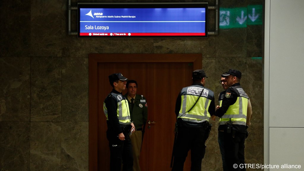 From file: Spanish police arrested 12 people suspected of running a smuggling ring that caused hundreds of asylum seekers to be stranded at Madrid airport | Photo: GTRES/picture alliance