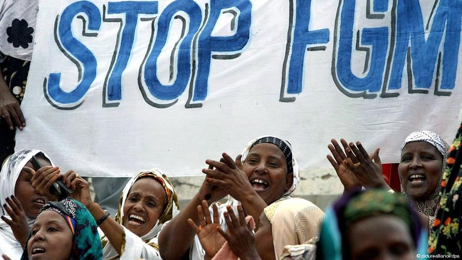 Women in Somalia demonstrating against FGM | Photo: Picture-alliance/dpa