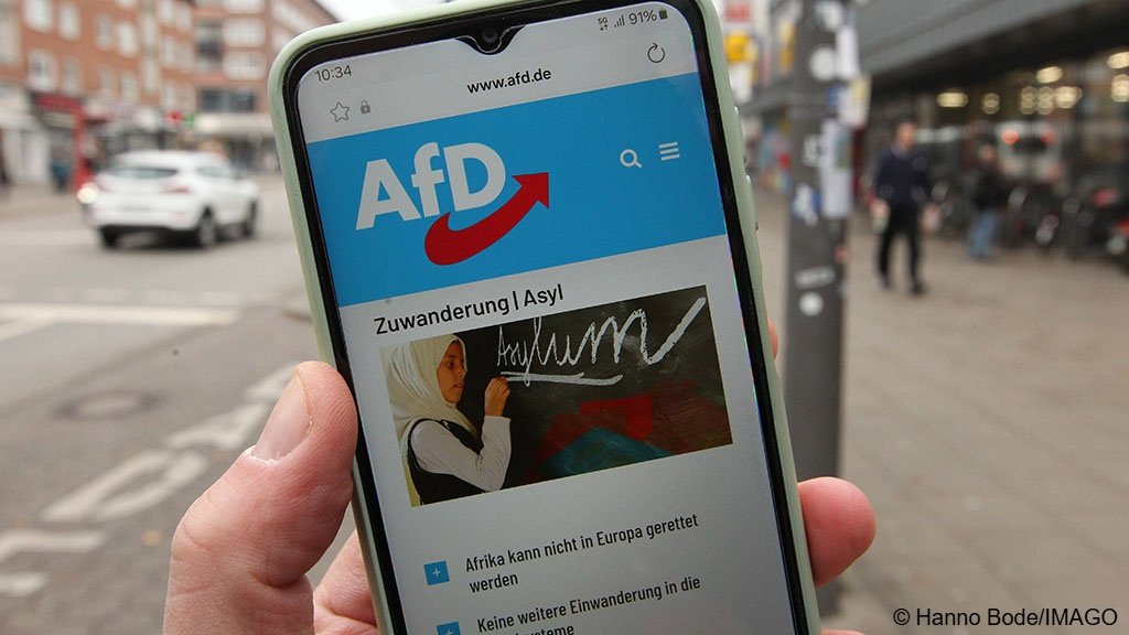 File photo: Germany's AfD party (Alternative for Germany) wants to strictly limit immigration, highlighting sweeping restrictions to asylum as one of its main pillars on its political manifesto | Photo: Hanno Bode/IMAGO