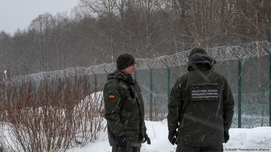 'Civilian' border guards will help patrol Lithuania's long border with Belarus, raising fears they may be insufficiently trained | Photo: Mindaugas Kulbis/AP Photo/picture-alliance