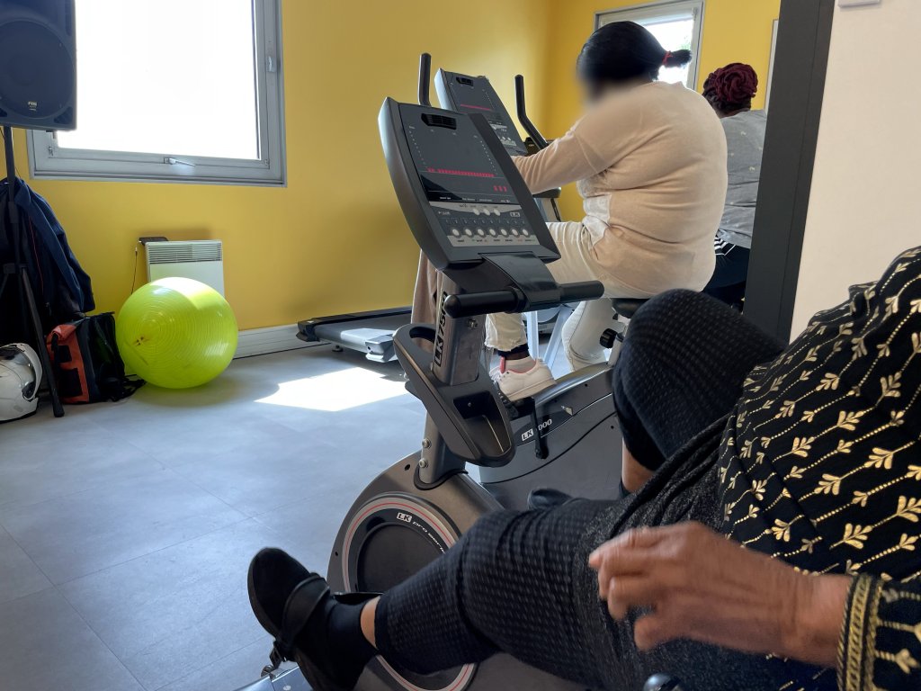 During sport sessions, the women can use machines and equipment to workout | Photo: InfoMigrants
