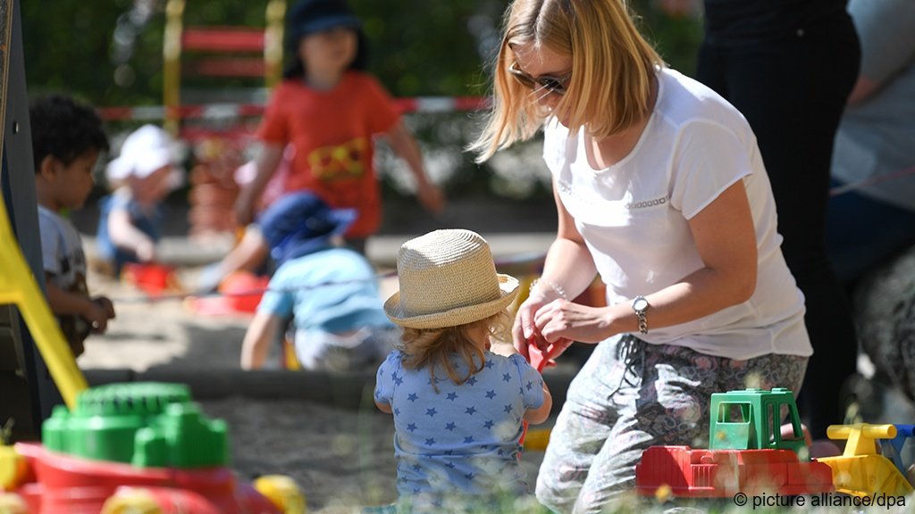 File photo used as illustration: On average, each kindergarten in Germany has about two staff places short, according to a 2024 study | Photo: Arne Dedert / picture alliance / dpa