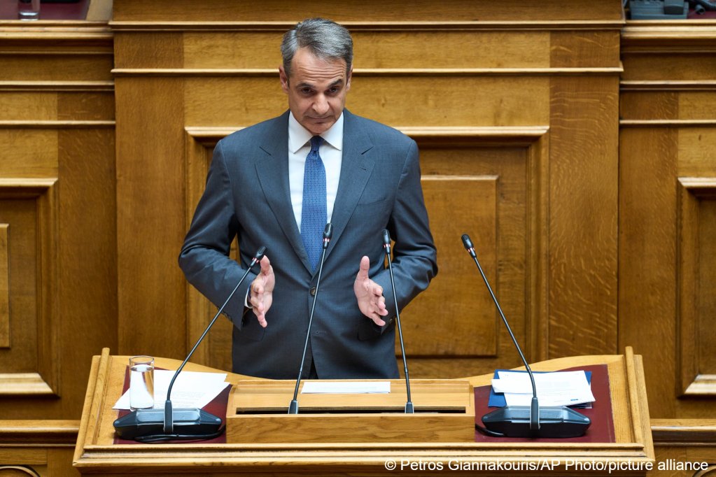 Greek Prime Minister Kyriakos Mitsotakis speaks during a parliamentary session on migration policy in Athens, Wednesday, July 9, 2025 | Photo: Petros Giannakouris / AP Photo