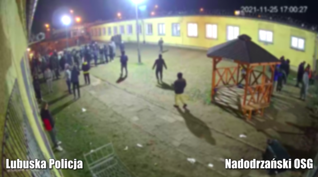 Quelque 600 personnes sont retenues dans le centre de rétention de Wedrzyn en Pologne. Crédit : capture d’écran d’une vidéo publiée sur Youtube par la police de Lubuska