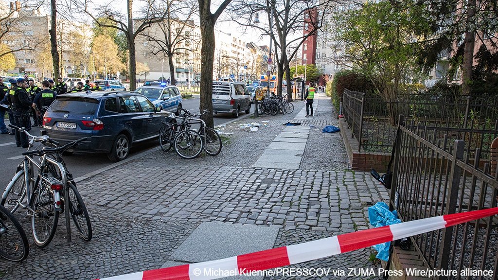 Some reports suggest that police had given the authorities prior warning that the suspected attacker could prove an 'acute danger' to himself and others, he also reportedly had a number of prior convictions | Photo: Michael Kuenne/PRESSCOV/Sipa USA