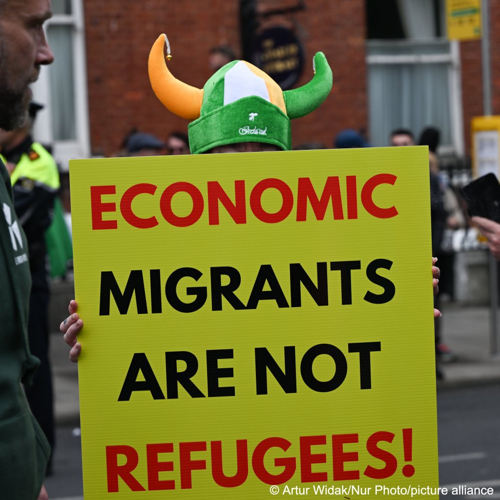 From file: A number of protests, demonstrations and acts of violence have taken place in Ireland over the last couple of years, as some people call on the government to help Irish people in crisis before they help new arrivals | Photo: Artur Widak/Nur Photo/picture alliance