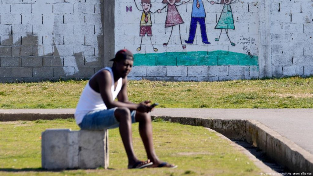 Migrants say there is a shortage of accommodation, food and legal aid in Belgium | Photo: Darko Vojinovic/AP/picture alliance